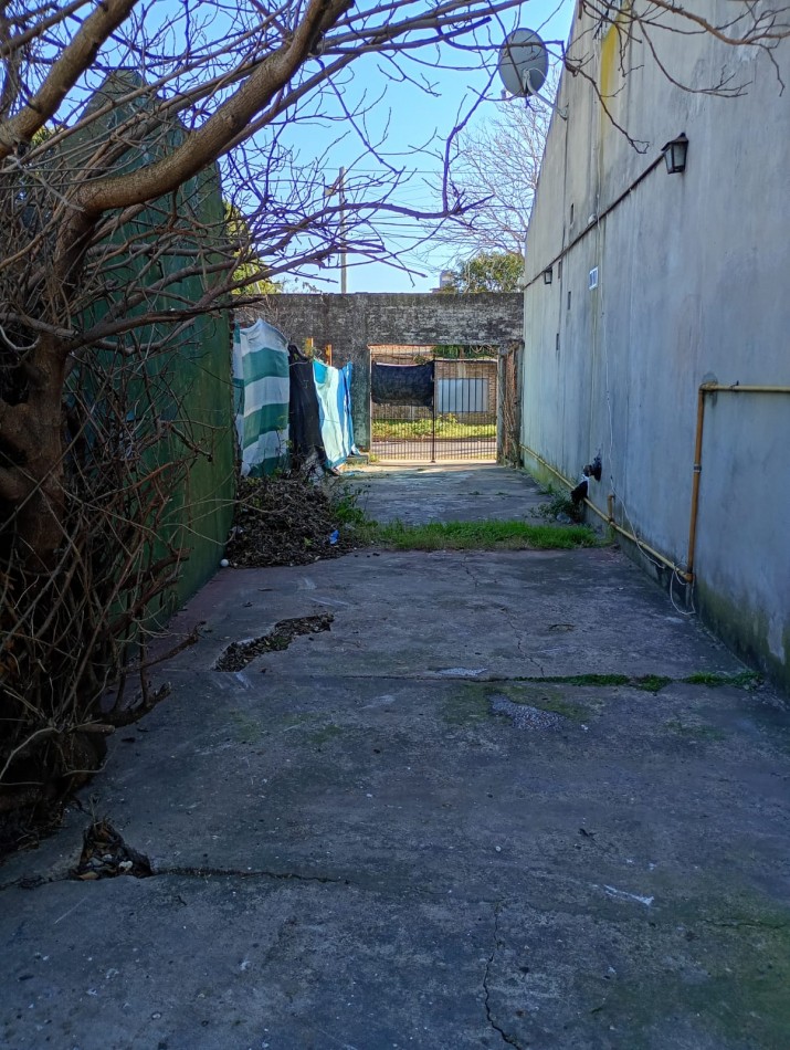 Casa tres ambientes Berazategui
