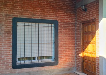Casa tres ambientes Berazategui